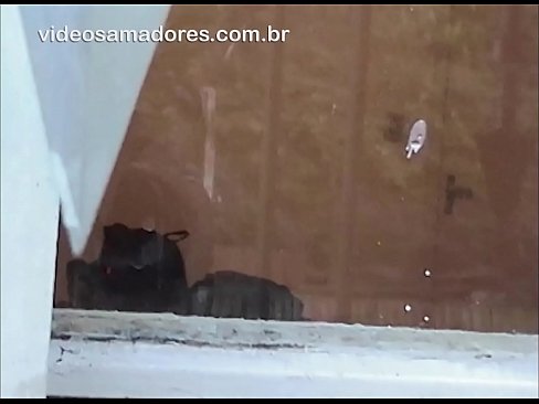 ❤️ Nin Horny ah oo daawanaya saaxiibtiis oo uu la socdo nin kale, isaga oo duubaya muuqaal fuck ah isaga oo aan dhibin lamaanaha ❤ Porno Guri  ﹏